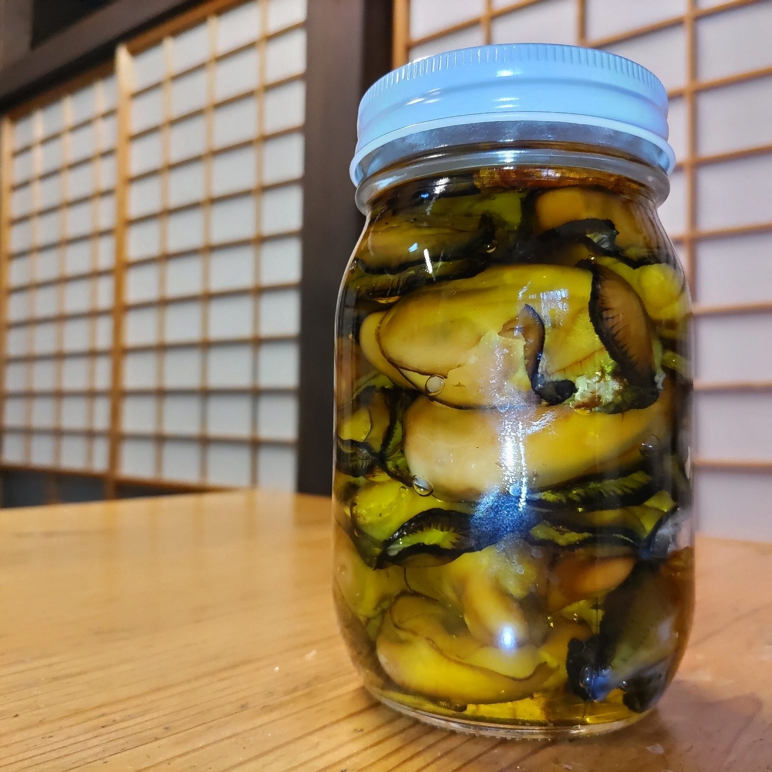 牡蠣の燻製をオリーブオイル漬けにしました