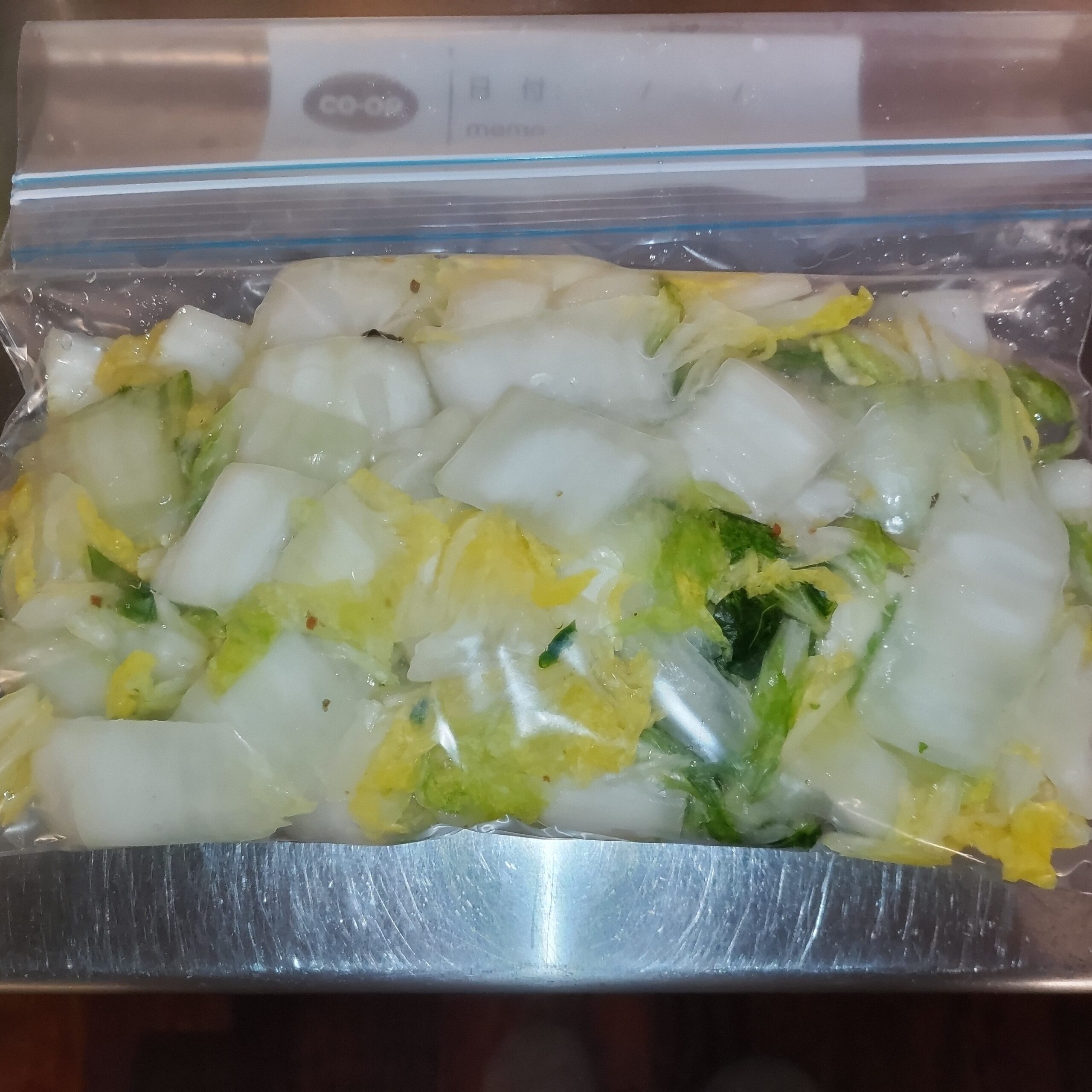 白菜のお漬物(ジップロックで簡単に作る）