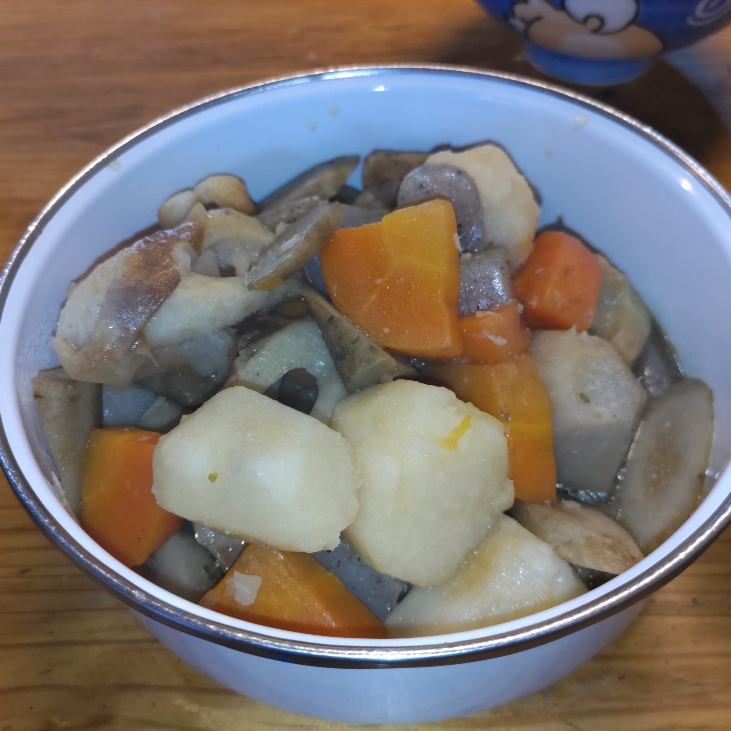 ちくわと里芋の煮物をヒガシマルのうどんスープで