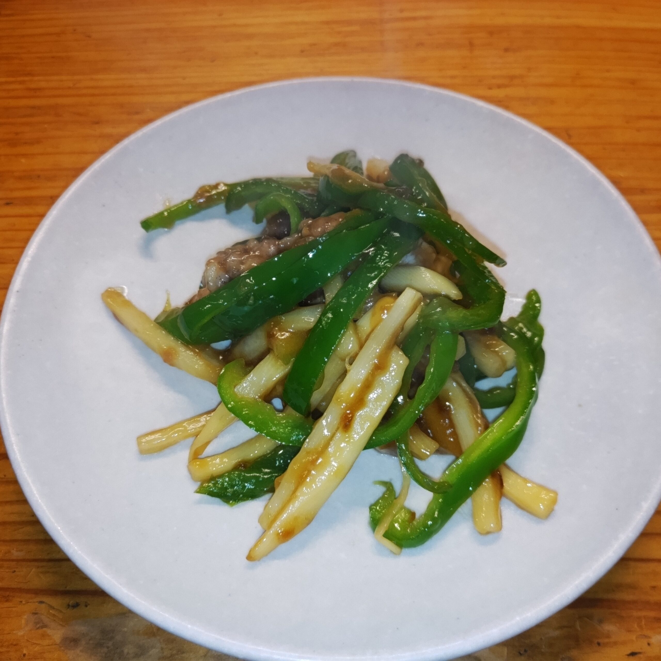 青鬼の辛味噌でチンジャオロースー