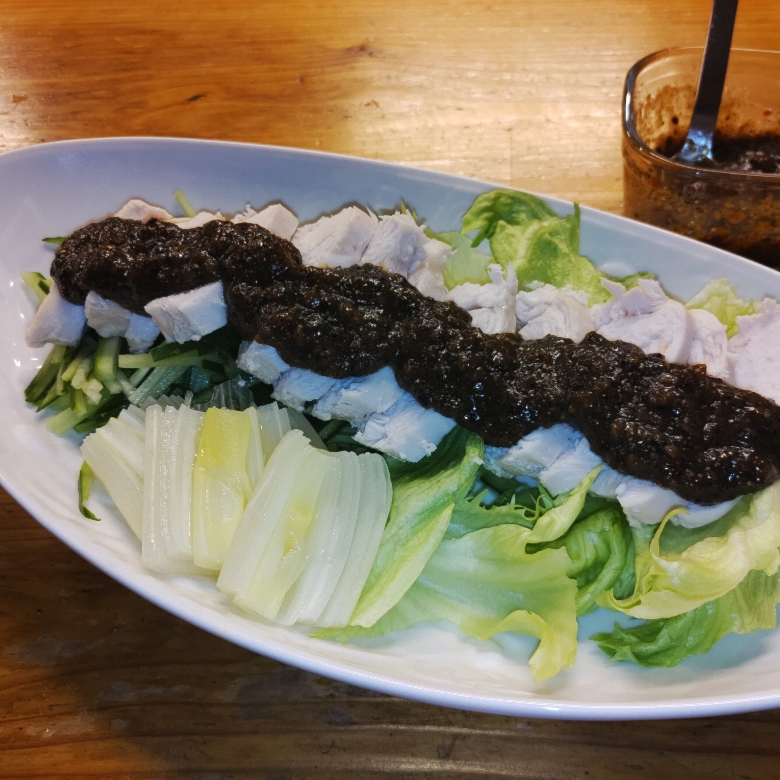 バンバンジーを黄鬼の辛みそで
